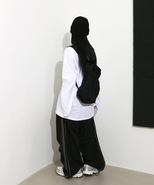 FOLLOWIN（フォロウィン）の「[UNISEX][6color][スポーティーブロックコアルック]ナイロンサイドラインストリングトラックワイドパンツ（その他パンツ・レディース・ベージュ/ブラウン/チャコールグレー/ブラック/カーキ/ライトブルー・FREE）」の11枚目の写真
