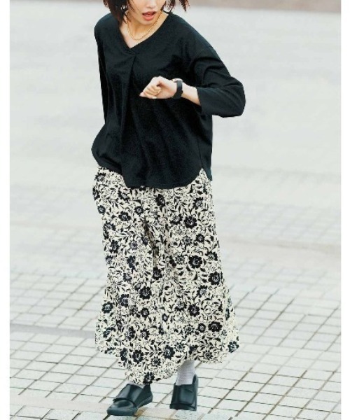 Live in comfort(リブインコンフォート)の「リブ イン コンフォート フルオープンで脱ぎ履きらくらく!履き心地抜群なきれいめスニーカー(スニーカー・レディース・ブラック/シルバー・6/4/1/2/3/5)」の4枚目の写真