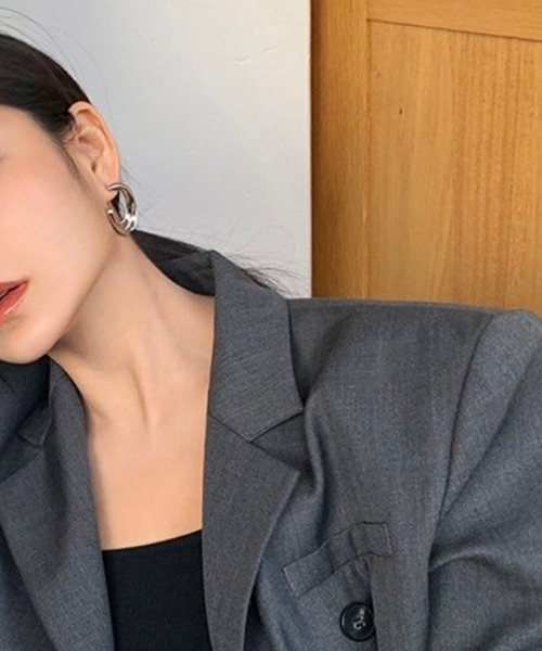 LYEON(リヨン)の「ボリュームニュアンスカーブピアス(ピアス(両耳用)・レディース・ゴールド/シルバー・FREE)」の18枚目の写真