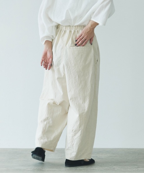 yuni（ユニ ）の「コットンリネンツイル コクーンパンツ1701PT046241
