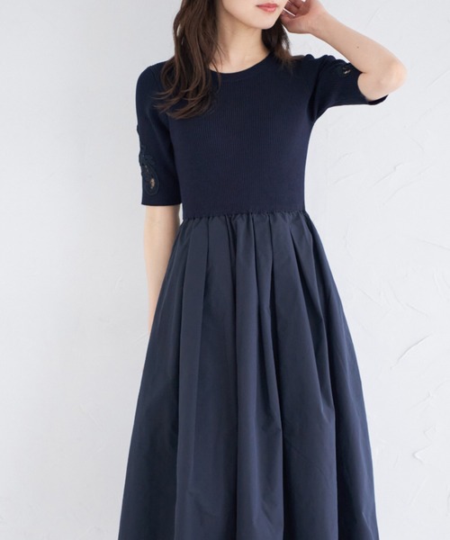 tocco closetフラワー刺繍スリーブリブニットタフタドッキングワンピース フラワー刺繍スリーブリブニット×タフタドッキングワンピース