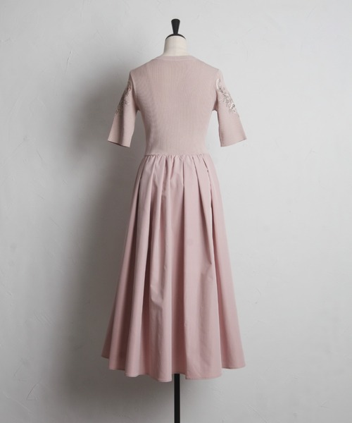 tocco closetフラワー刺繍スリーブリブニットタフタドッキングワンピース フラワー刺繍スリーブリブニット×タフタドッキングワンピース