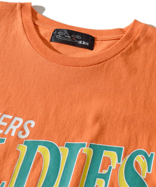 ALDIES(アールディーズ)の「Cheer Big T / チアービッグT(Tシャツ/カットソー・メンズ・ホワイト/オレンジ/ブラック・FREE)」の6枚目の写真