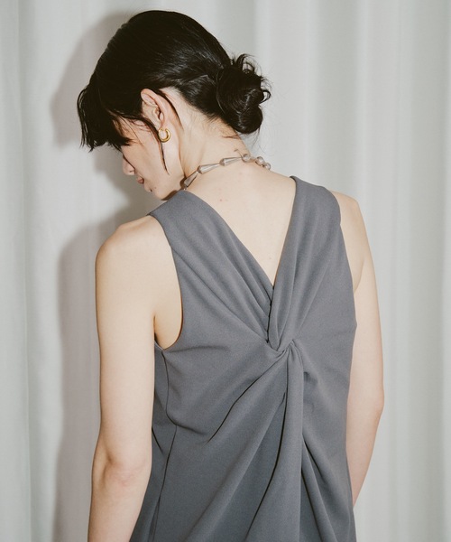 yae(ヤエ)の「Back twisted desing long dress / バックツイストデザインロングドレス(ワンピース・レディース・レッド/チャコールグレー/ブラック・36/38)」の5枚目の写真