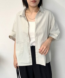 バックフリル半袖シャツ