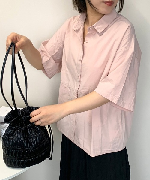 CRB(シーアールビー)の「バックフリル半袖シャツ(シャツ/ブラウス・レディース・ベージュ/ピンク/ライトグリーン/オフホワイト・F)」の6枚目の写真