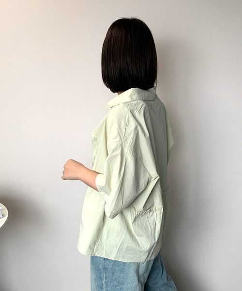 CRB(シーアールビー)の「バックフリル半袖シャツ(シャツ/ブラウス・レディース・ベージュ/ピンク/ライトグリーン/オフホワイト・F)」の12枚目の写真