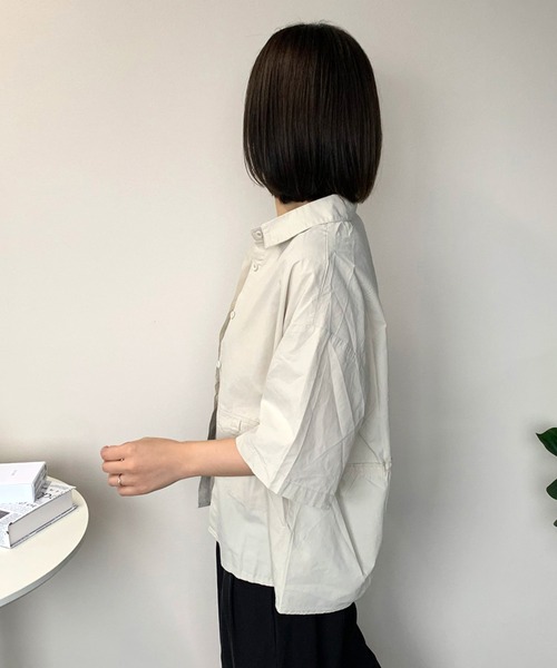 CRB(シーアールビー)の「バックフリル半袖シャツ(シャツ/ブラウス・レディース・ベージュ/ピンク/ライトグリーン/オフホワイト・F)」の19枚目の写真