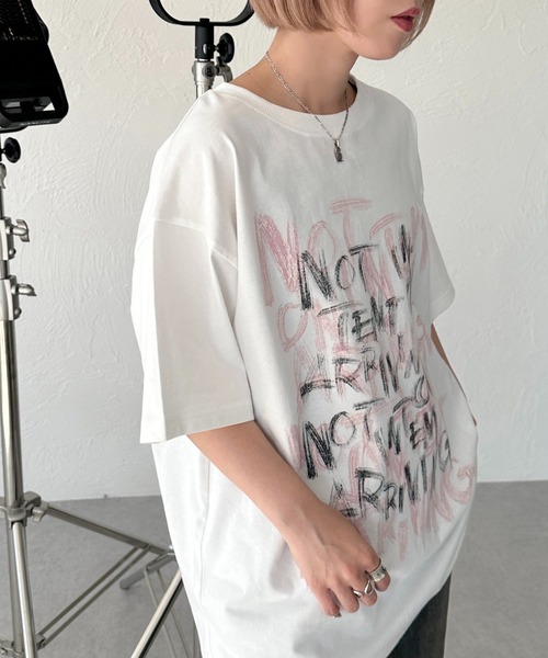apres jour mignon(アプレジュールミニョン)の「アソートピグメントBIGロックTシャツ【ZOZOTOWN限定アイテム】(Tシャツ/カットソー・レディース・ブラック/ネイビー/ピンク/オフホワイト/ブルー/ホワイト系その他/ブラック系その他/ホワイト系その他2/ブラック系その他2/ブラック系その他3・X-LARGE/フリー)」の3枚目の写真