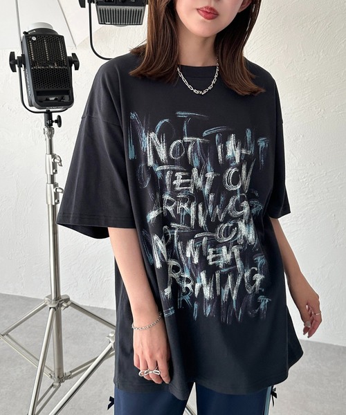 apres jour mignon(アプレジュールミニョン)の「アソートピグメントBIGロックTシャツ【ZOZOTOWN限定アイテム】(Tシャツ/カットソー・レディース・ブラック/ネイビー/ピンク/オフホワイト/ブルー/ホワイト系その他/ブラック系その他/ホワイト系その他2/ブラック系その他2/ブラック系その他3・X-LARGE/フリー)」の4枚目の写真