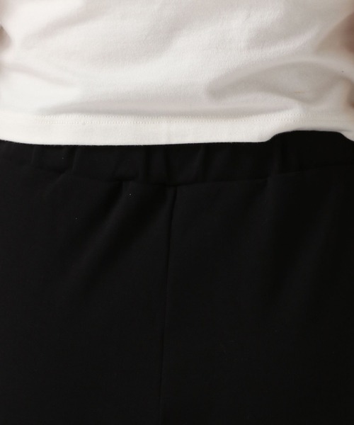 FOREVER 21（フォーエバー トゥエンティーワン）の「【2024SS】カットフレアパンツ（その他パンツ・レディース・カーキ/ブラック・MEDIUM/SMALL）」の20枚目の写真
