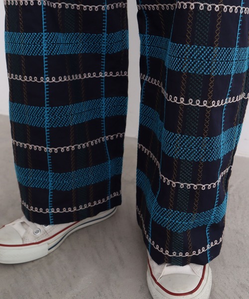 セール】○くるくるチェック刺繍パンツ（その他パンツ）｜l'atelier du