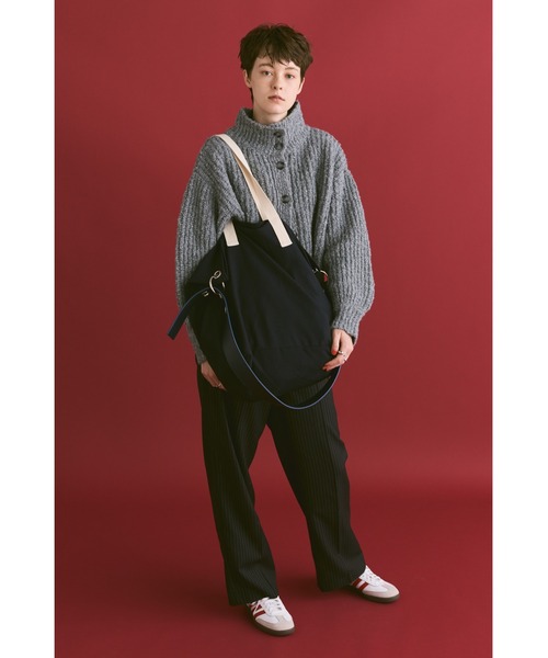 un/neu（アンノイ）の「フェイクレザーコンビスーパーBIGトート