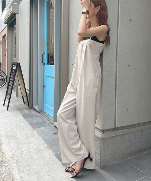 Futier land（フューティアランド）の「【低身長向け商品】リネンライクベアトップサロペット（サロペット/オーバーオール・レディース・アイボリー/ブラック/グレイッシュベージュ・FREE）」の2枚目の写真