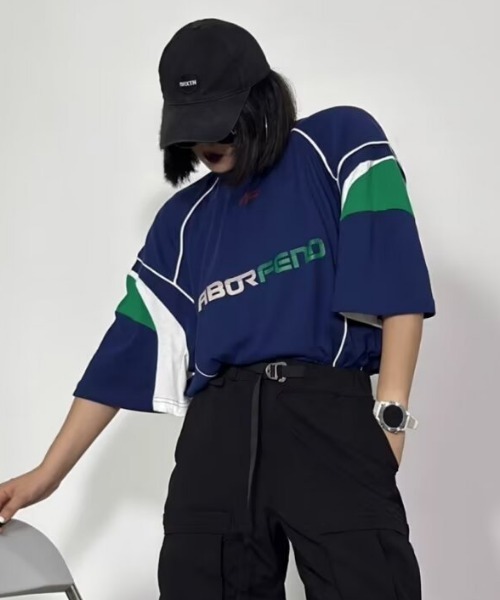 MGV(エムジーヴィー)の「Street Uniform-Like Cut and Sew Top(Tシャツ/カットソー・メンズ・レッド/ブルー・X-LARGE/LARGE/MEDIUM)」の5枚目の写真