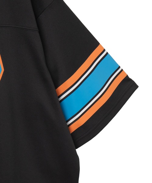 WEGO（ウィゴー）の「WEGO/ナンバリングホッケーTシャツ（Tシャツ/カットソー・メンズ・ブラック/グレー・MEDIUM/LARGE）」の6枚目の写真