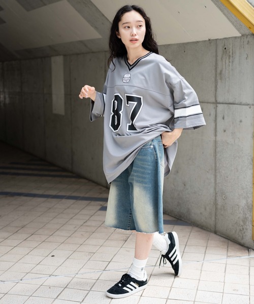 WEGO（ウィゴー）の「WEGO/ナンバリングホッケーTシャツ（Tシャツ/カットソー・メンズ・ブラック/グレー・MEDIUM/LARGE）」の12枚目の写真