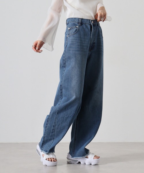 atONE(アットワン)の「加工デニムカーブパンツ(デニムパンツ・レディース・ブルー/オフホワイト/ブルー系その他2・M)」の21枚目の写真
