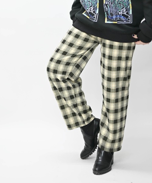 MARAI(マーライ)の「チェック柄裏ボアストレートパンツ(その他パンツ・レディース・ブルー/ブラック×ベージュ/ブラック×ホワイト/グリーン/ベージュ/ブラック・FREE)」の4枚目の写真