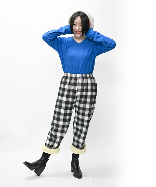 MARAI(マーライ)の「チェック柄裏ボアストレートパンツ(その他パンツ・レディース・ブルー/ブラック×ベージュ/ブラック×ホワイト/グリーン/ベージュ/ブラック・FREE)」の10枚目の写真