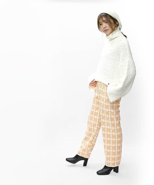 MARAI(マーライ)の「チェック柄裏ボアストレートパンツ(その他パンツ・レディース・ブルー/ブラック×ベージュ/ブラック×ホワイト/グリーン/ベージュ/ブラック・FREE)」の22枚目の写真