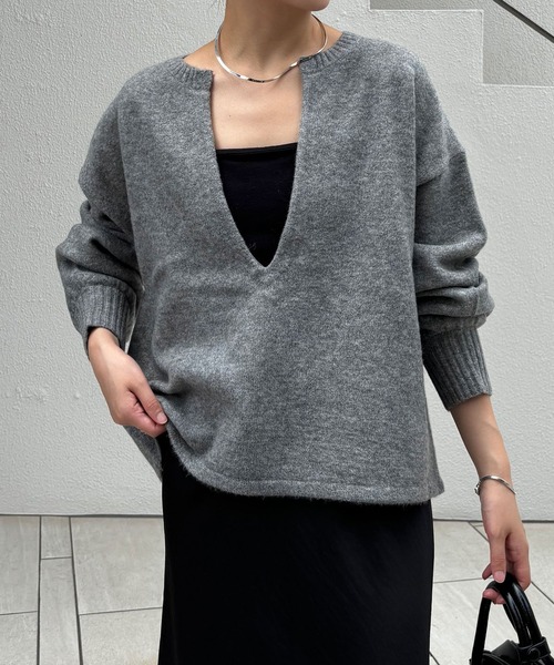 COLLAGE GALLARDAGALANTE（コラージュガリャルダガランテ）の「深Vネックニット/WEB限定（ニット/セーター・レディース・オフホワイト/グレー/ブラック/ライトグレー・FREE）」の21枚目の写真