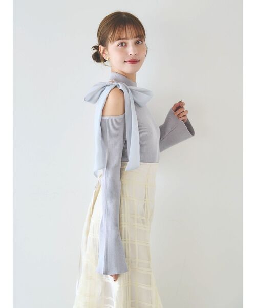 dazzlin(ダズリン)の「ワンショルリボンニットトップス(ニット/セーター・レディース・ブラック/グレー/ピンク/オフホワイト・FREE)」の6枚目の写真