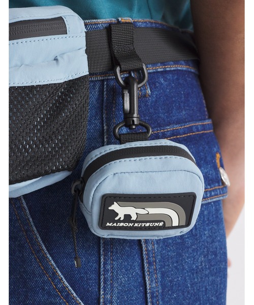MAISON KITSUNÉ フラッシュ フォックス イヤフォンケース Maison Kitsune（メゾンキツネ）の「FLASH FOX EARBUD CASE