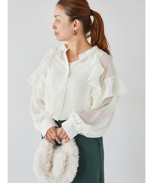 Lugnoncure(ルノンキュール)の「アソート柄フリルブラウス(シャツ/ブラウス・レディース・オフホワイト/ネイビー/ベージュ・F)」の1枚目の写真