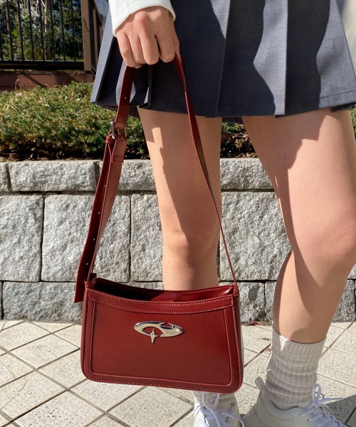 WEGO（ウィゴー）の「WEGO/BIGメタルパーツショルダー（ショルダーバッグ・レディース・レッド/ブラック/グレー・FREE）」の13枚目の写真