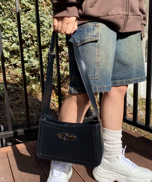 WEGO（ウィゴー）の「WEGO/BIGメタルパーツショルダー（ショルダーバッグ・レディース・レッド/ブラック/グレー・FREE）」の11枚目の写真