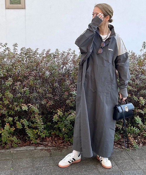 INTERPLAY（インタープレイ）の「【INTERPLAY x AYA】Anorak One-piece (UINISEX)（ワンピース・レディース・ブルー/チャコール・FREE）」の5枚目の写真