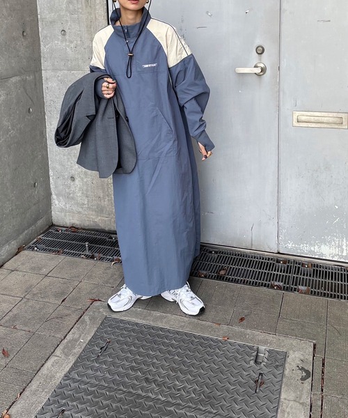 INTERPLAY（インタープレイ）の「【INTERPLAY x AYA】Anorak One-piece (UINISEX)（ワンピース・レディース・ブルー/チャコール・FREE）」の21枚目の写真