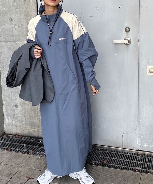 INTERPLAY（インタープレイ）の「【INTERPLAY x AYA】Anorak One-piece (UINISEX)（ワンピース・レディース・ブルー/チャコール・FREE）」の22枚目の写真