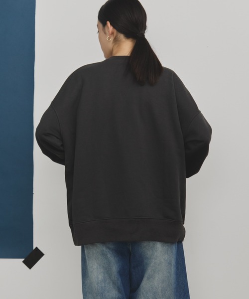 MERLOT（メルロー）の「相良刺繍＆ロゴプリントドッグスウェット（スウェット・レディース・ブラック/チャコールグレー/バーガンディー・FREE）」の6枚目の写真