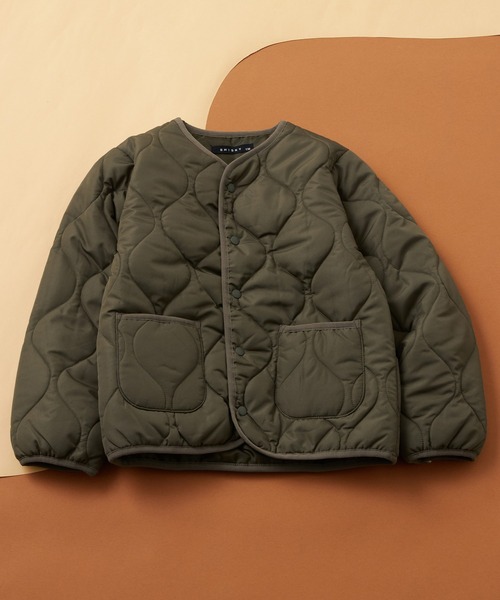 SHISKY(シスキー)の「SHISKY / シスキー マイクロタフタ キルティング ノーカラージャケット 長袖 キッズ(ノーカラージャケット・キッズ・カーキ/ブラック/チャコール/ベージュ・140/130/120/110/160/150)」の4枚目の写真