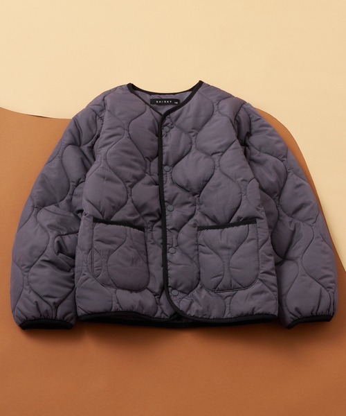 SHISKY(シスキー)の「SHISKY / シスキー マイクロタフタ キルティング ノーカラージャケット 長袖 キッズ(ノーカラージャケット・キッズ・カーキ/ブラック/チャコール/ベージュ・140/130/120/110/160/150)」の3枚目の写真