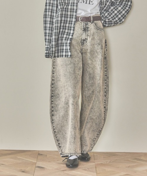 LAKOLE（ラコレ）の「オーバーダイカーブデニム / 147147（デニムパンツ・レディース・インディゴブルー/ベージュ/ブラック/ライトベージュ・LARGE/MEDIUM/SMALL）」の3枚目の写真