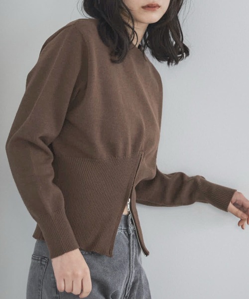 feepur（フェピュール）の「【ハンドウォッシャブル】裾ハーフジップクルーニット（ニット/セーター・レディース・ブラウン/ブラック/オフホワイト/グレー・MEDIUM）」の4枚目の写真