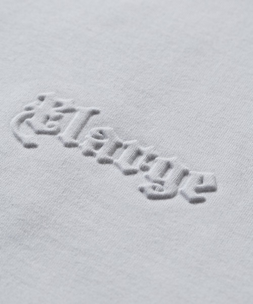 売切れ前に 大人気 XLARGE EMBOSSED OLD ENGLISH L/S TEE セール】EMBOSSED OLD ENGLISH L/S TEE（Tシャツ/カットソー
