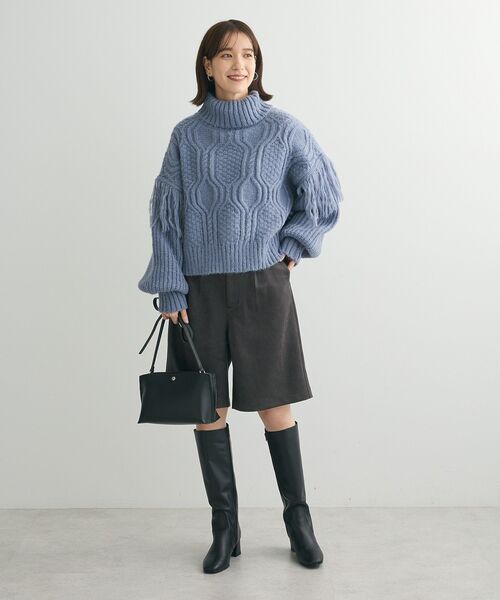 ELENCARE DUE（エレンカーレデュエ）の「・ELENCARE DUE スエードポンチハーフパンツ（その他パンツ・レディース・グレイッシュベージュ/チャコールグレー/グレー・FREE）」の4枚目の写真