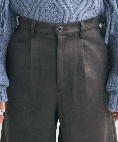 ELENCARE DUE（エレンカーレデュエ）の「・ELENCARE DUE スエードポンチハーフパンツ（その他パンツ・レディース・グレイッシュベージュ/チャコールグレー/グレー・FREE）」の8枚目の写真