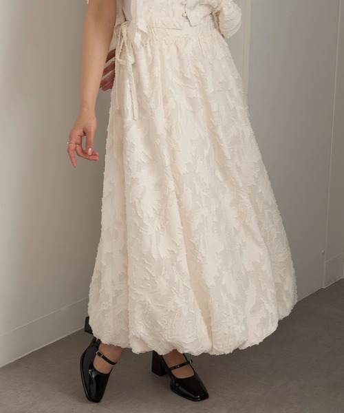 MAGASIN DE MODE Chou Chou(マガジンデモードシュシュ)の「【MAGASIN DE MODE Chou Chou】フリンジジャガードバルーンスカート XNN※(スカート・レディース・アイボリー/ブラック・FREE)」の2枚目の写真
