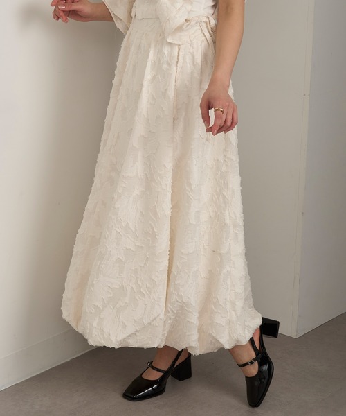 MAGASIN DE MODE Chou Chou(マガジンデモードシュシュ)の「【MAGASIN DE MODE Chou Chou】フリンジジャガードバルーンスカート XNN※(スカート・レディース・アイボリー/ブラック・FREE)」の4枚目の写真