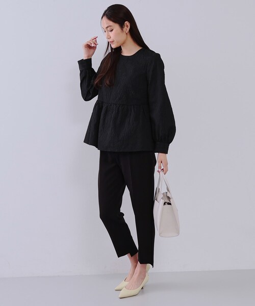 OPAQUE.CLIP（オペークドットクリップ）の「《通勤・セレモニー対応/セットアップ対応》ステップヘムテーパードパンツ【洗濯機洗い可】（その他パンツ・レディース・ブラック/オフホワイト・40/38/42/36）」の5枚目の写真