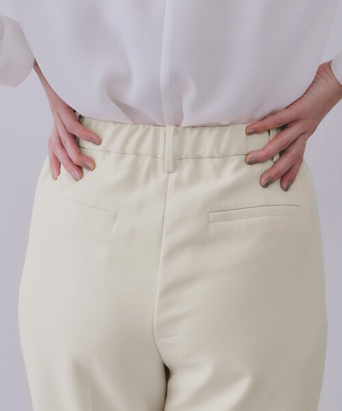 OPAQUE.CLIP（オペークドットクリップ）の「《通勤・セレモニー対応/セットアップ対応》ステップヘムテーパードパンツ【洗濯機洗い可】（その他パンツ・レディース・ブラック/オフホワイト・40/38/42/36）」の15枚目の写真