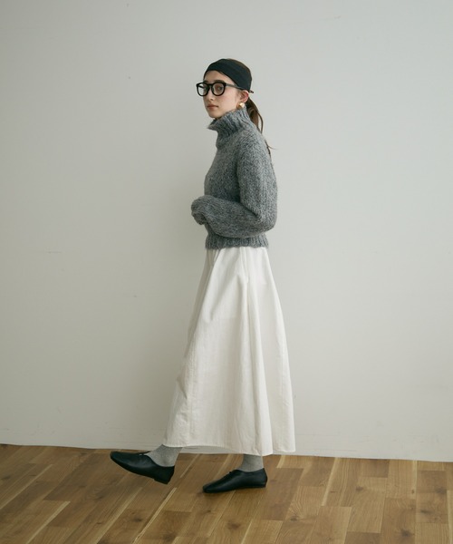 Crisp(クリスプ)の「【ZOZO限定】タートルネックボリュームニット(ニット/セーター・レディース・ベージュ/ブルー/グレー・FREE)」の6枚目の写真