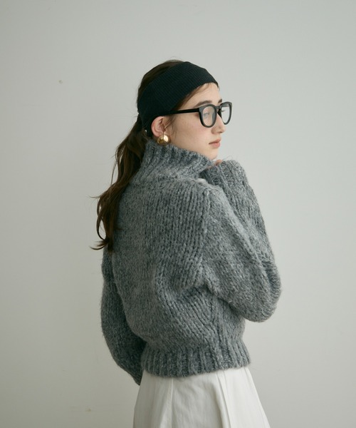 Crisp(クリスプ)の「【ZOZO限定】タートルネックボリュームニット(ニット/セーター・レディース・ベージュ/ブルー/グレー・FREE)」の8枚目の写真