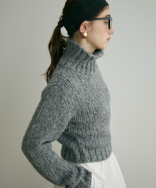 Crisp(クリスプ)の「【ZOZO限定】タートルネックボリュームニット(ニット/セーター・レディース・ベージュ/ブルー/グレー・FREE)」の9枚目の写真