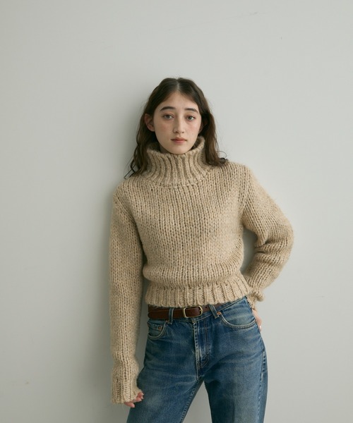 Crisp(クリスプ)の「【ZOZO限定】タートルネックボリュームニット(ニット/セーター・レディース・ベージュ/ブルー/グレー・FREE)」の16枚目の写真